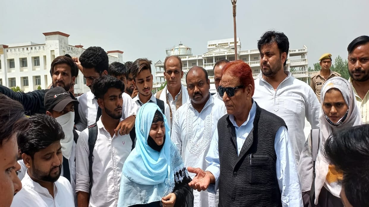 Azam Khan is preparing to give a fresh edge to Muslim politics, the effect will be seen in the budget session