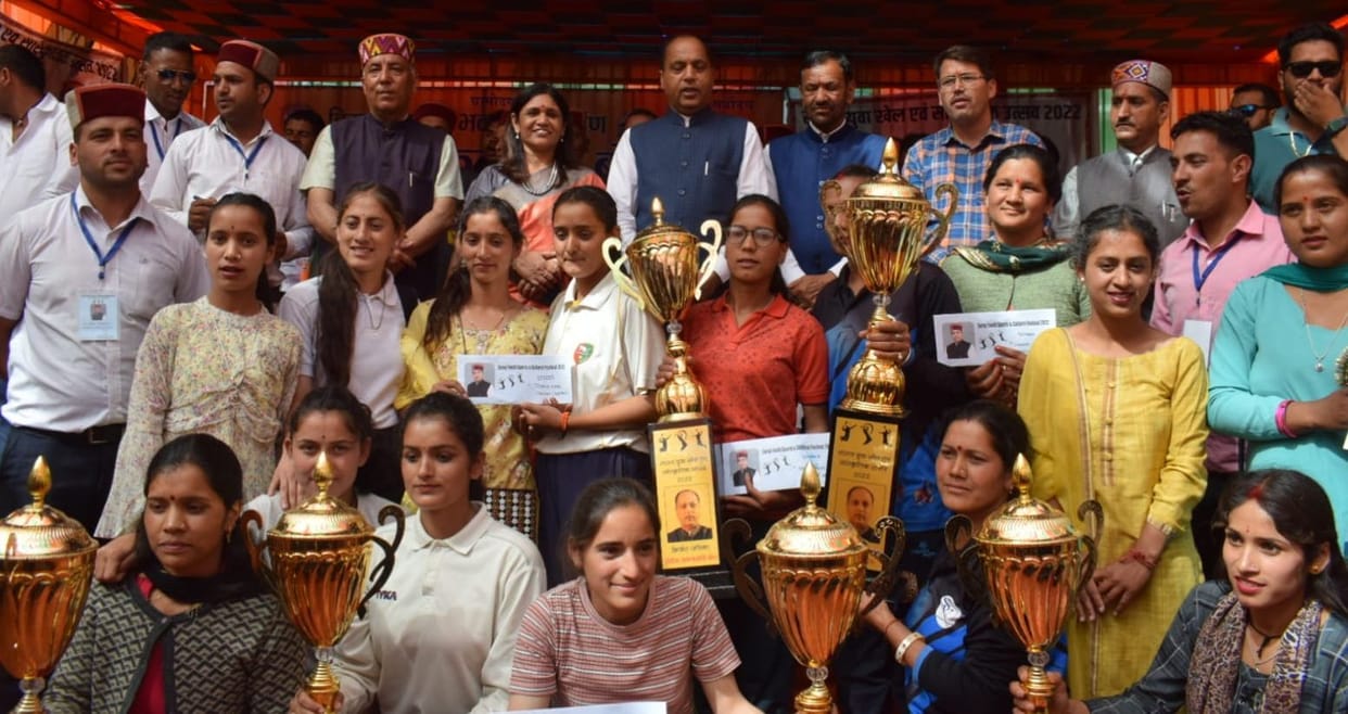 pariksha and shivansh won the in badminton title in balichowki