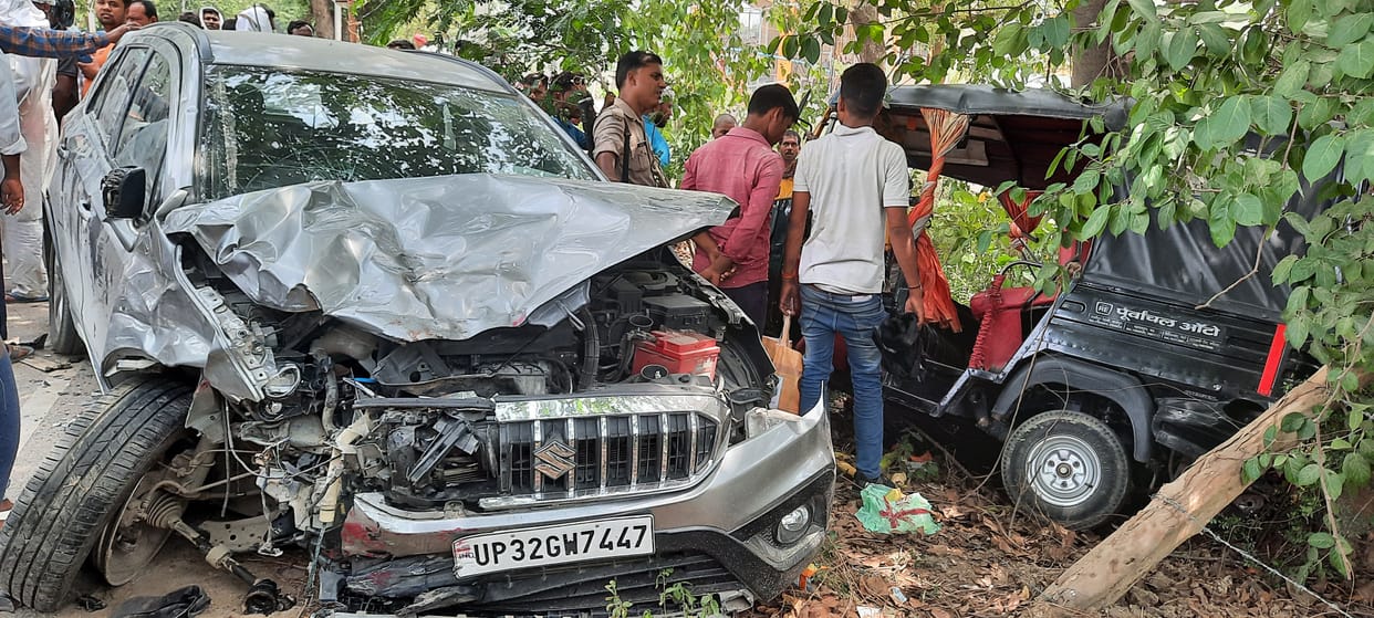 Car-auto collided head-on, teen dies