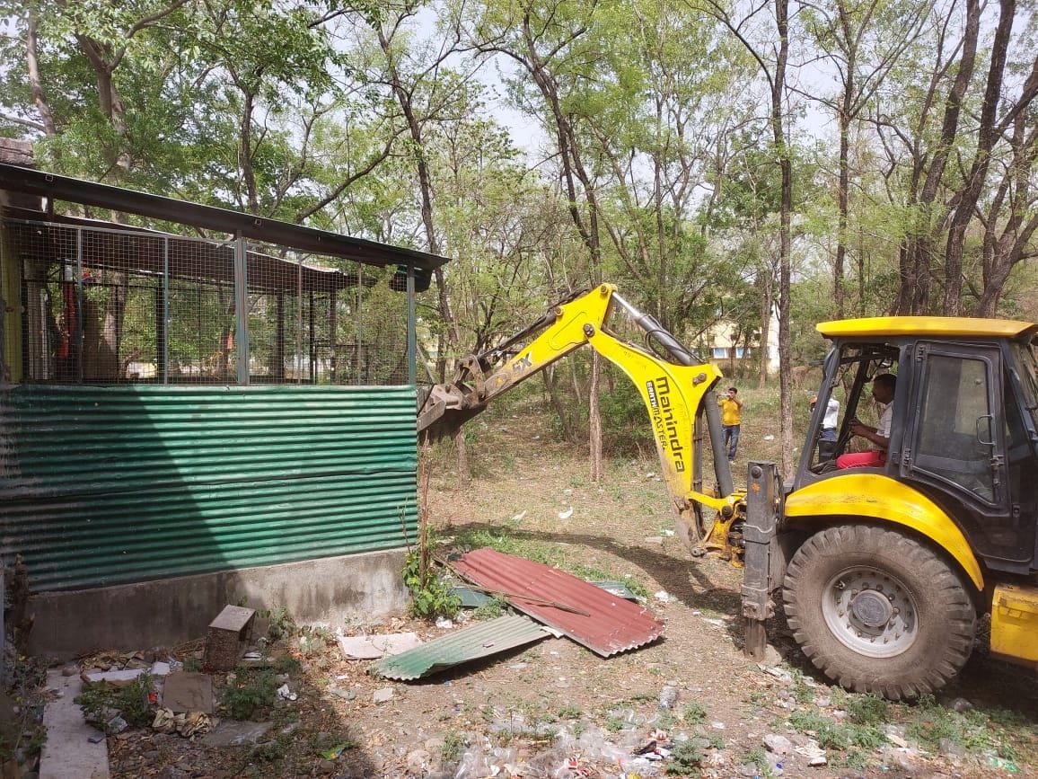 Remove encroachment in HN land