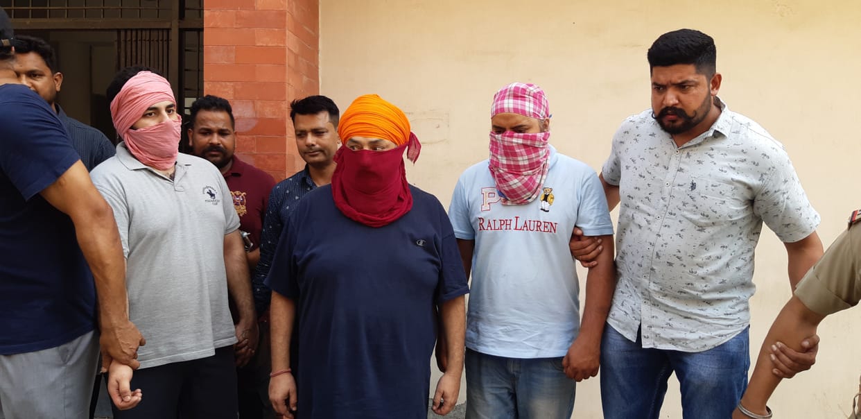 Three arrested including three and a half kilos of heroin