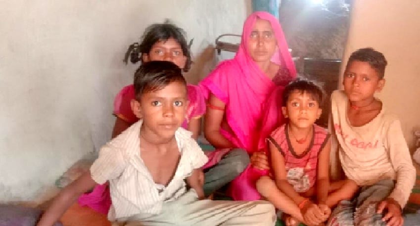 Case of death of two sisters in Auraiya, Money could not be received due to wrong name on checks