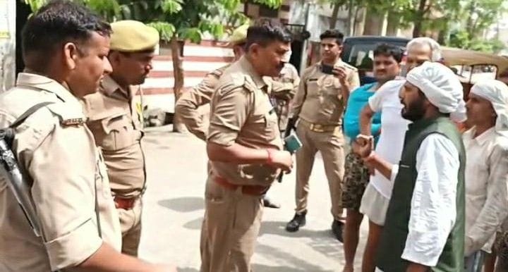Aligarh: There was a scuffle with the police who arrived to arrest Keshavdev