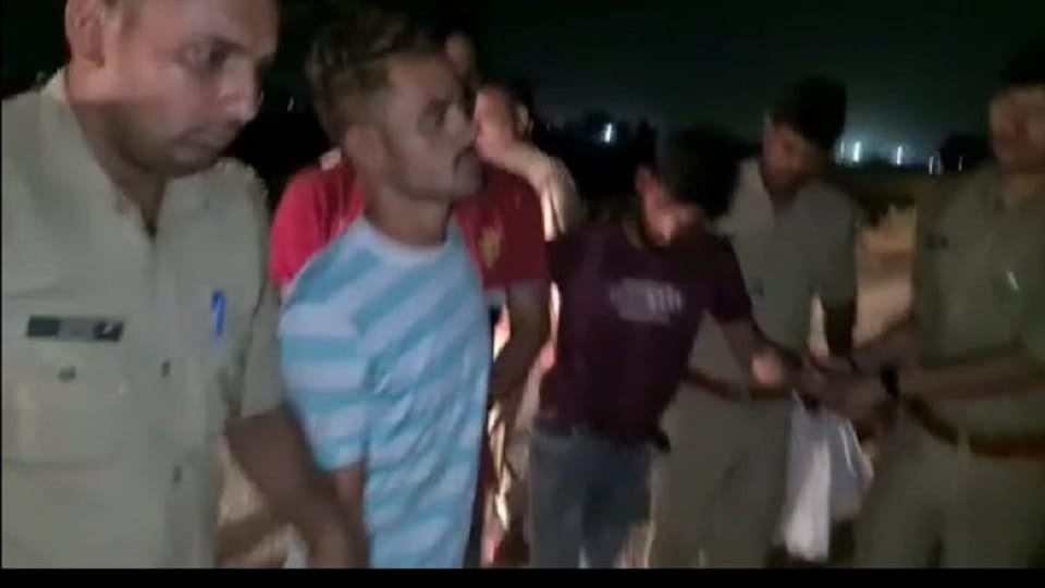 Police encounter with miscreants at midnight two shot and four arrested in agra