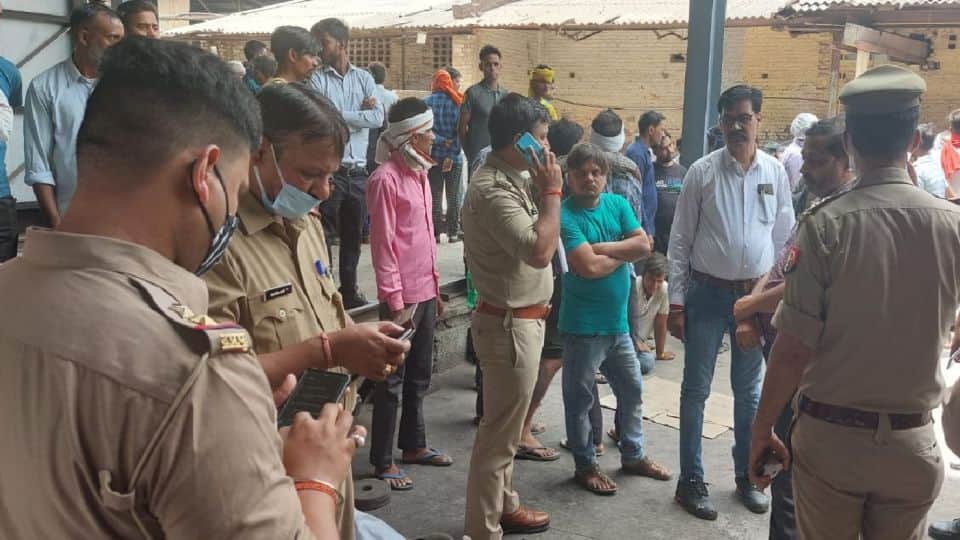 Worker dies due to cylinder explosion of carbon dioxide in Atul group factory in agra