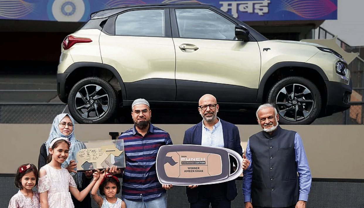 Pune man wins Tata Punch Kaziranga Edition auction Know tata punch kaziranga price edition features specifications news in hindi