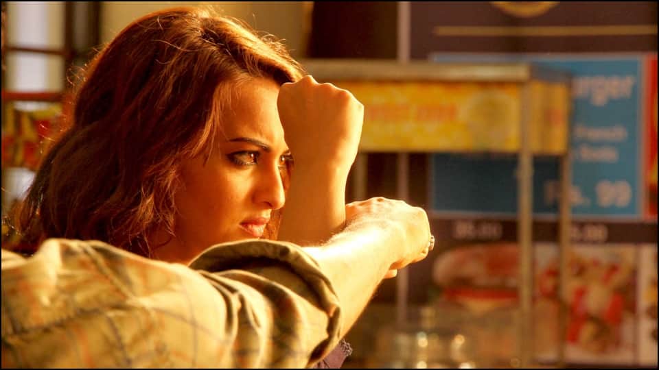 From Katrina kaif to Priyanka chopra, these actresses played action scene in films before Kangana Ranaut dhaakad