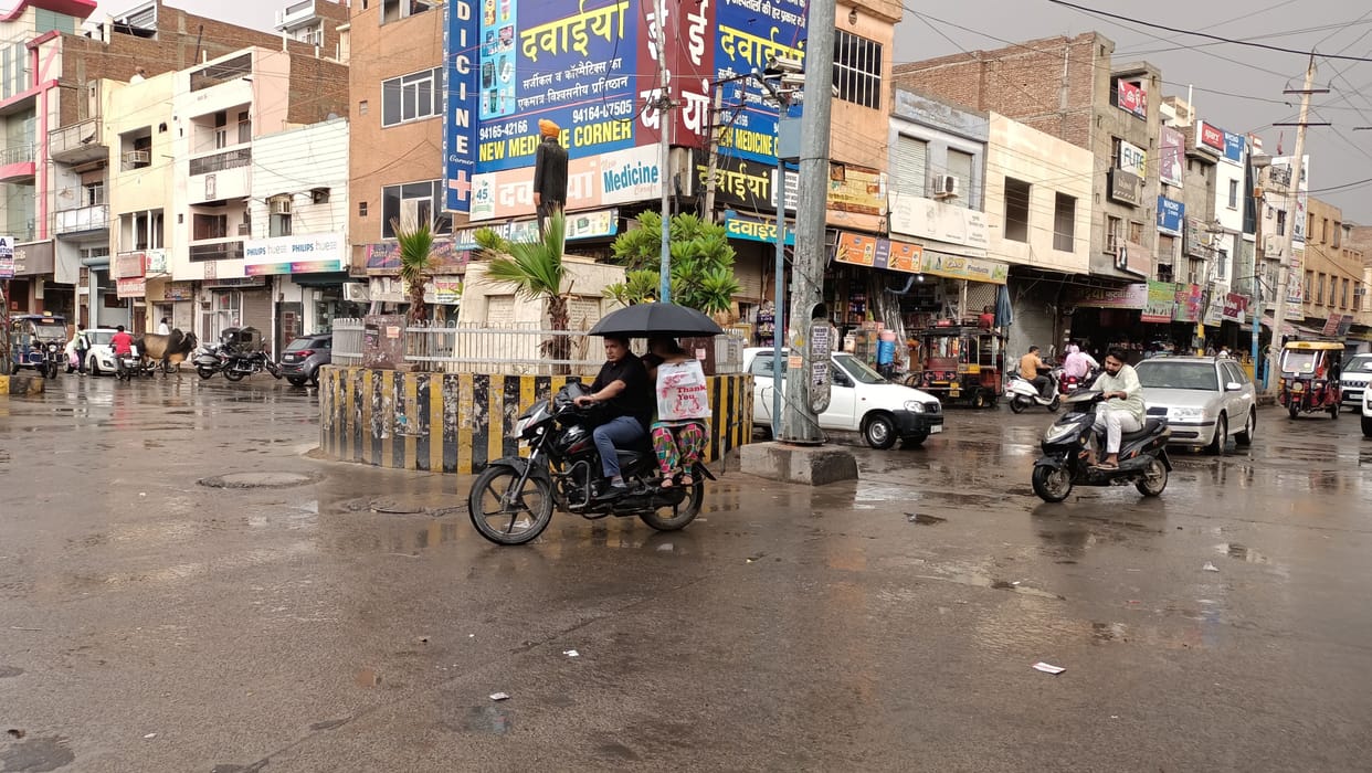 Hail in Dabwali, drizzle in Sirsa, day temperature dropped to 4 degrees
