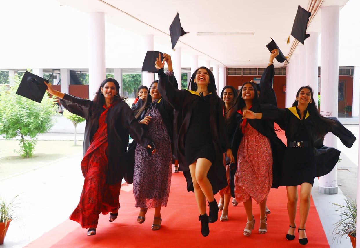 Convocation: Degrees distributed to one thousand girl students