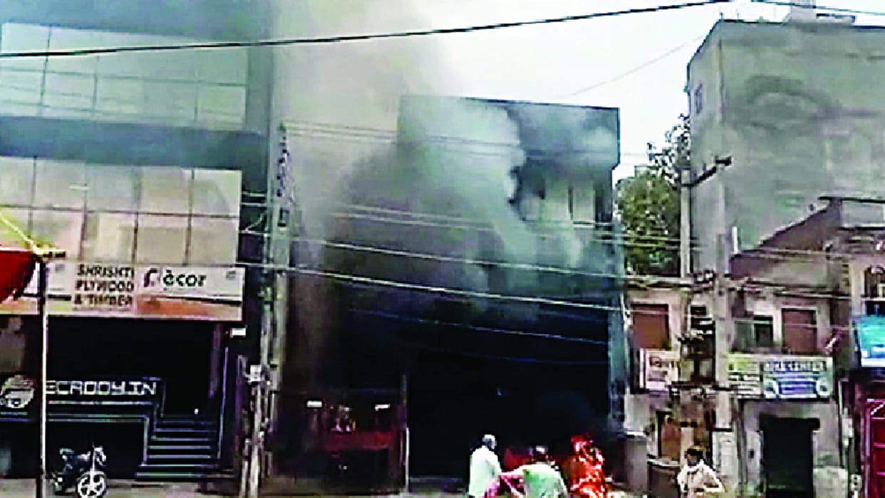 Fire in Faridabad's Battery Workshop, three die of suffocation