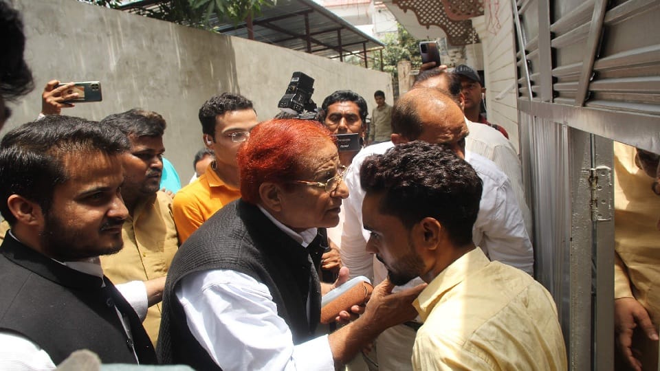 sp leader azam khan said i will definitely go to up assembly