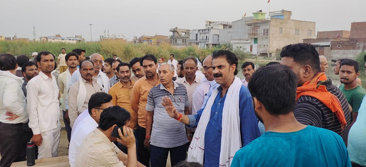 Encroachment demolished, clash between business leaders and officers