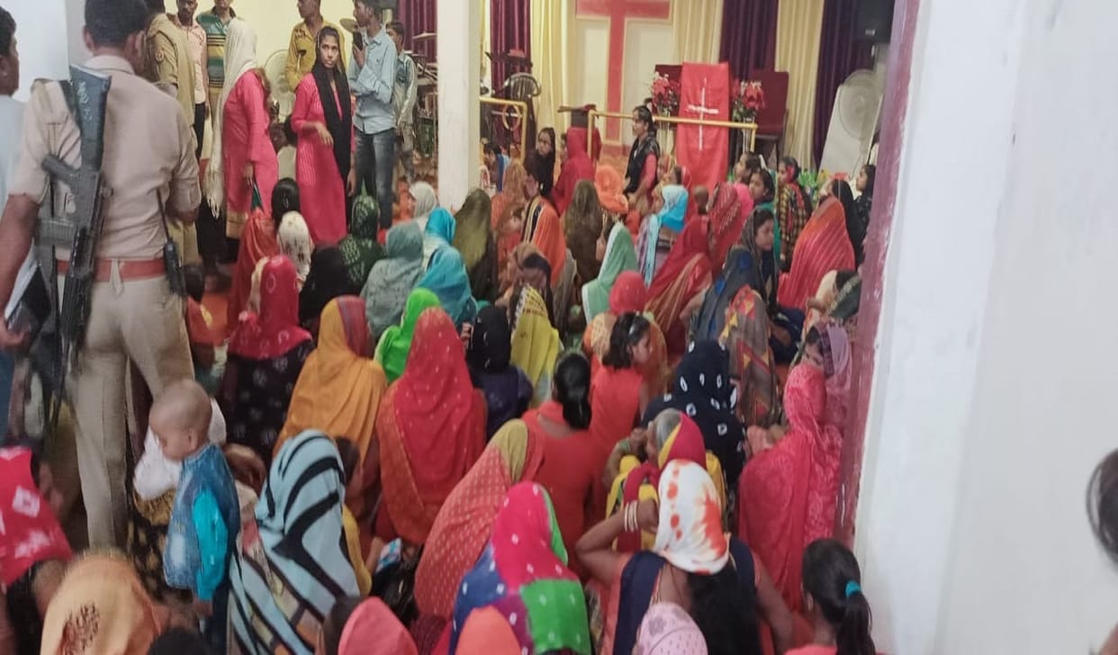 Alleged conversion of religion on pretext of prayer meeting in azamgarh police detain three peple and interrogating
