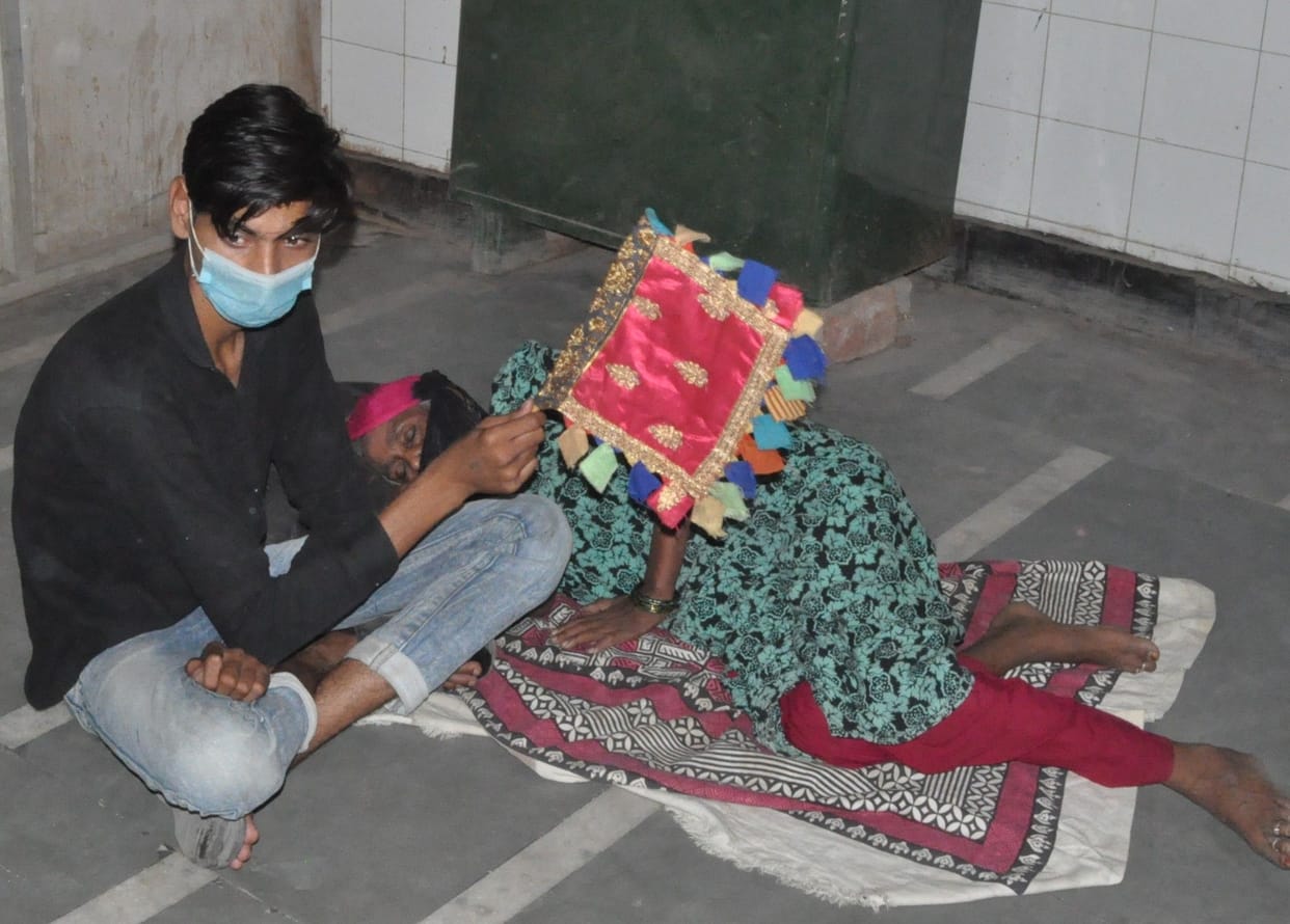 Hathras: Specialist on second duty, patients wandering for ultrasound