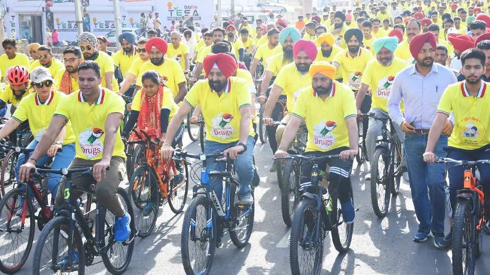 CM Bhagwant Mann held a cycle rally against drugs in Sangrur