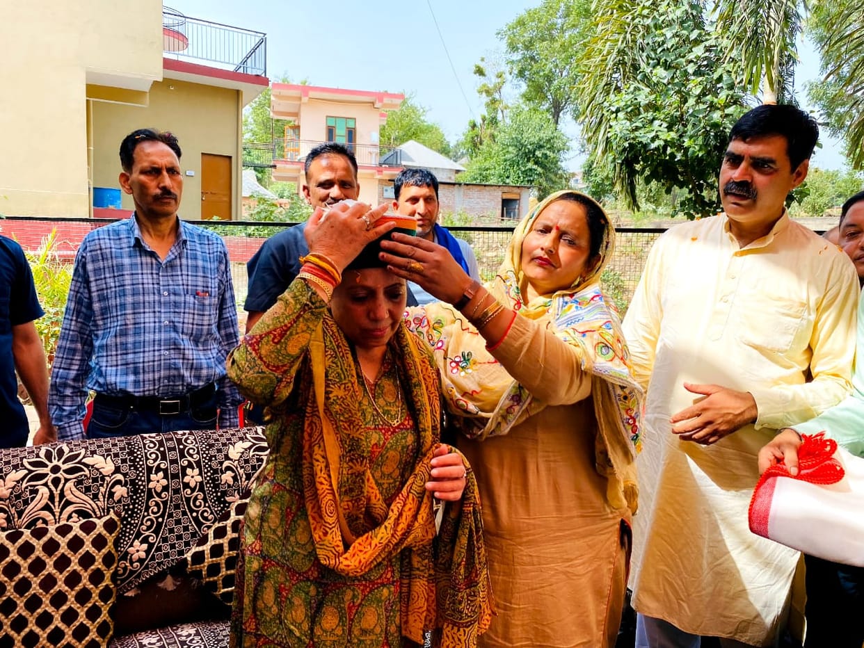 congress state president pratibha sing visited ghumarnvi