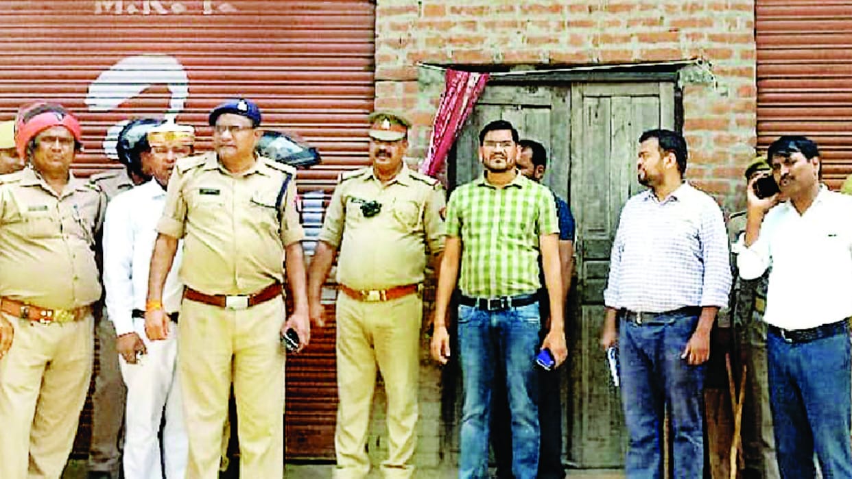 Gonda: History sheeter's property worth Rs 1.84 crore attached, Indal Yadav is a member of the district panchayat from Nawabganj seat.