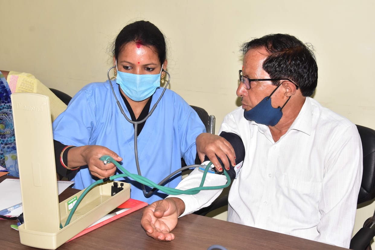 85 people got free treatment in Amar Ujala office