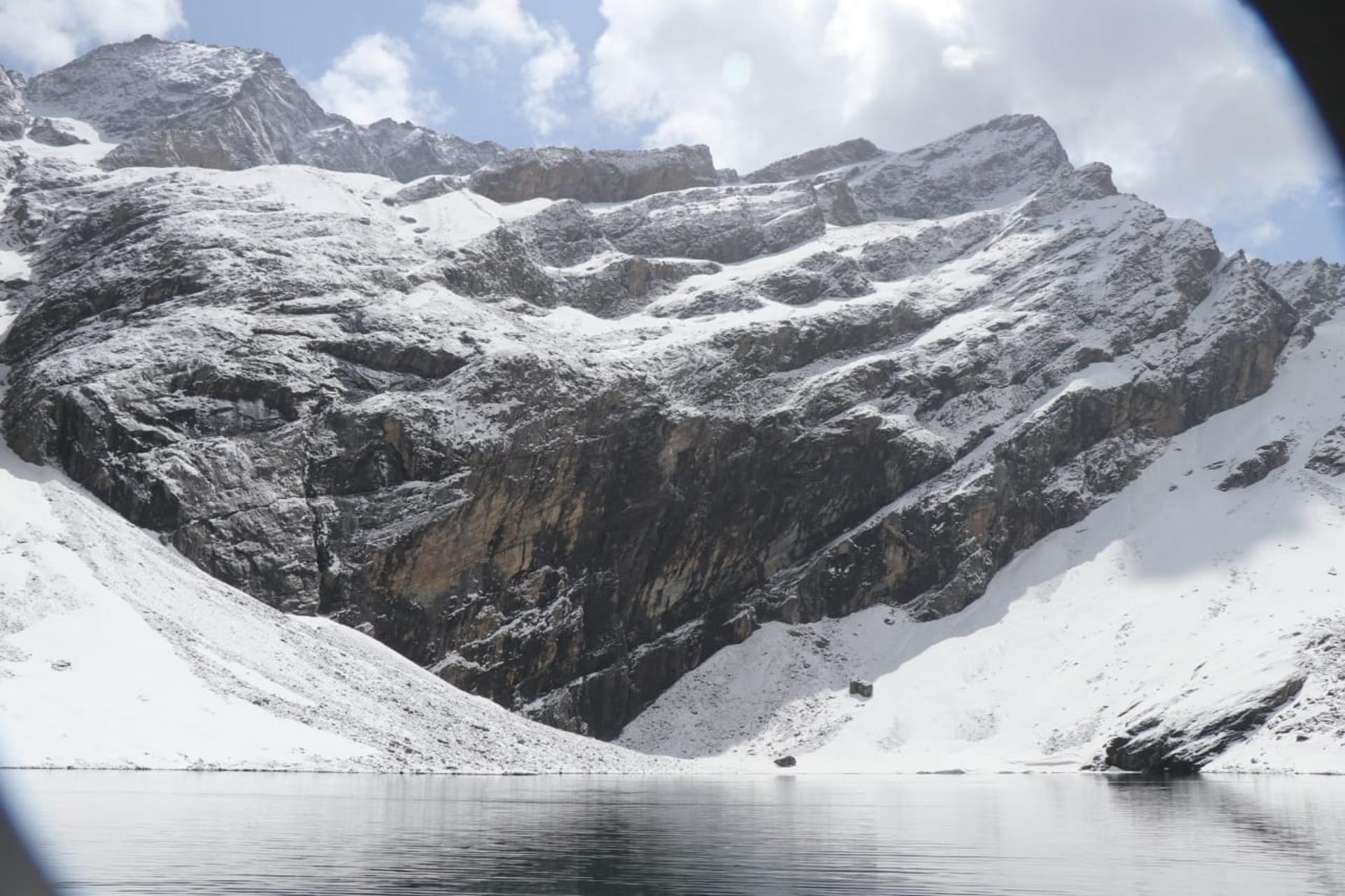 Char Dham Yatra 2022, Hemkund Sahib doors opened, Snowfall in Hemkund Sahib, See photos