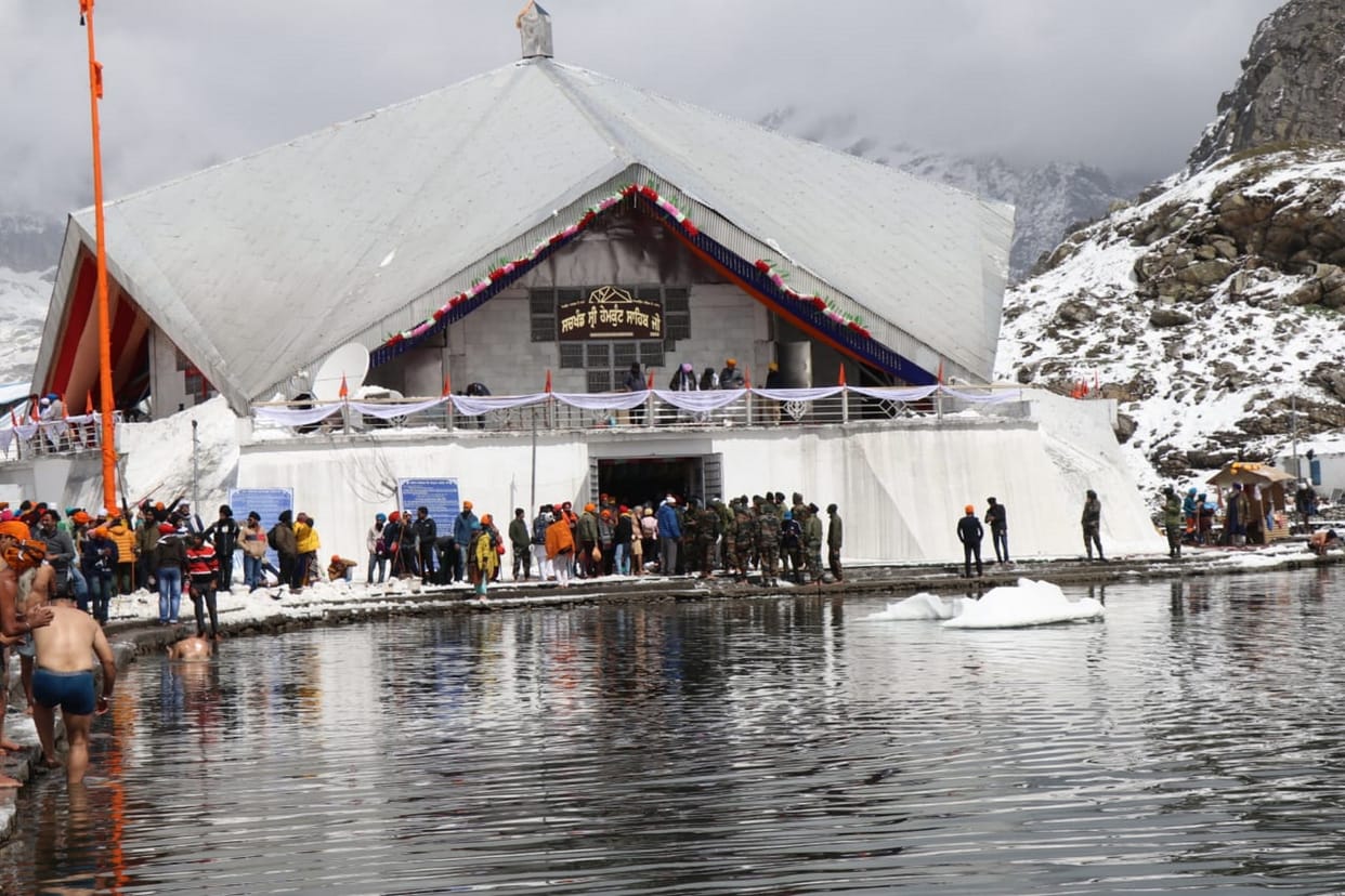 Hemkund Sahib yatra Devotee died due to ill health Chardham Yatra 2023 Uttarakhand news in hindi