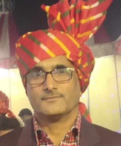 Hathras: Bike rider lekhpal dies due to tanker collision