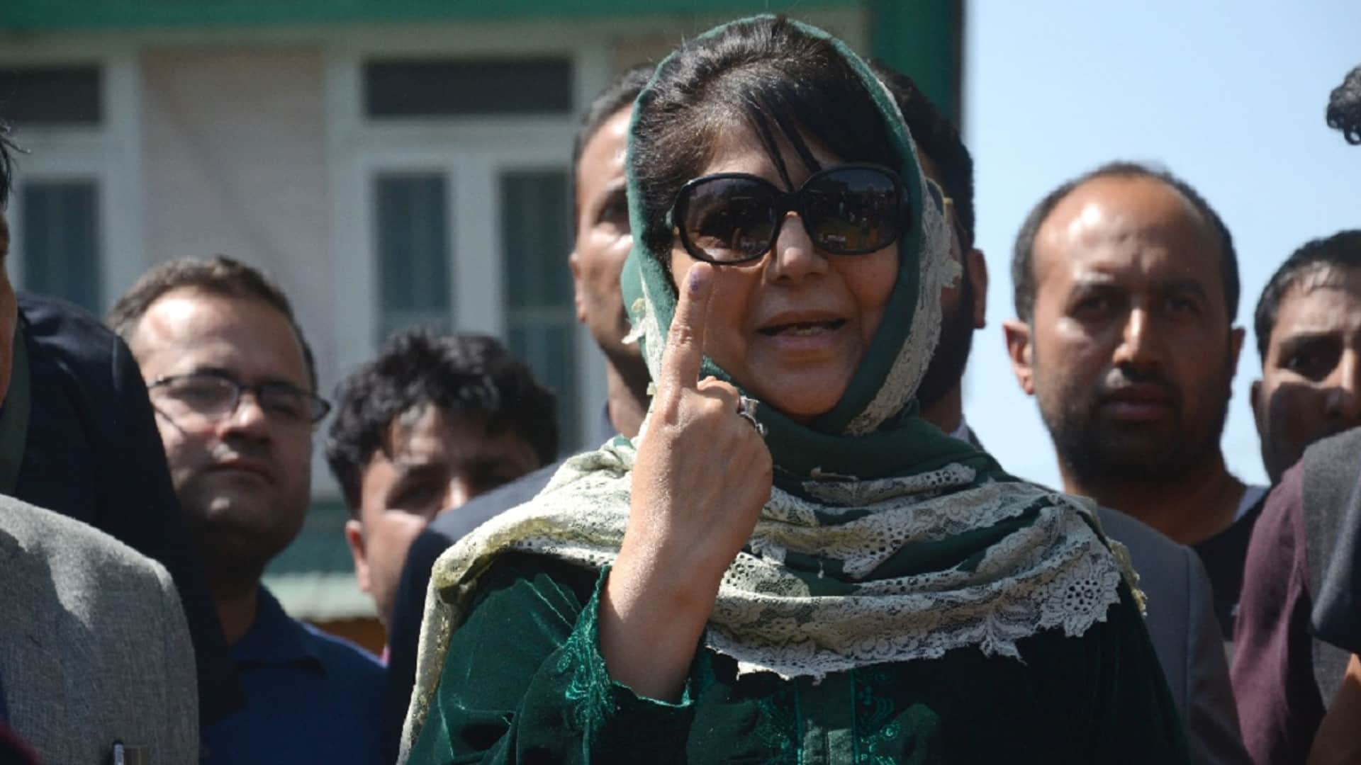 Former Chief Minister Mehbooba Mufti Birthday Special Know About her Life Interesting Facts News in Hindi