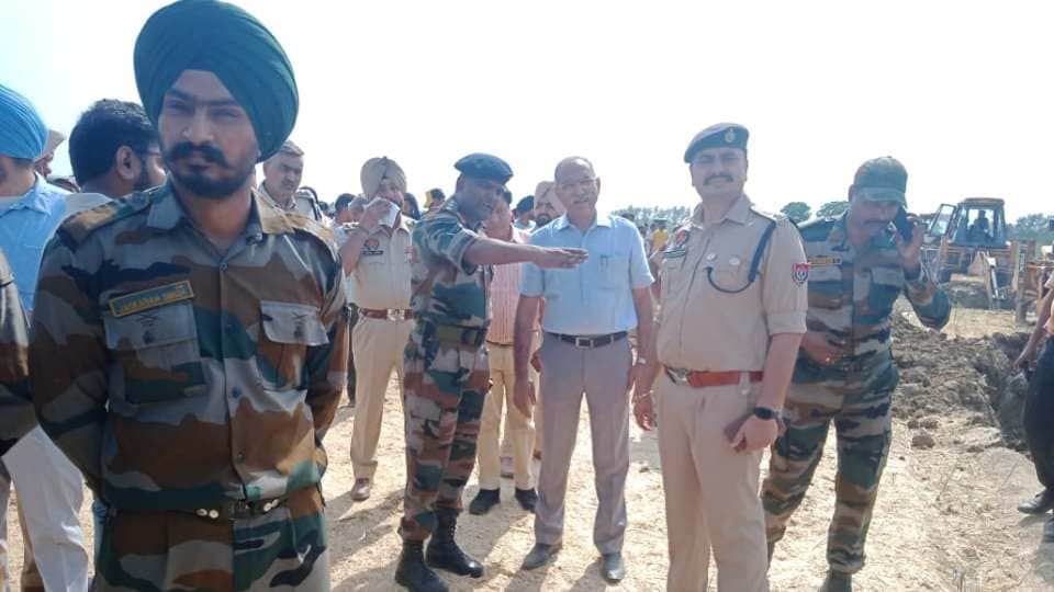 6 year old Child falls into 300 ft deep borewell in Punjab