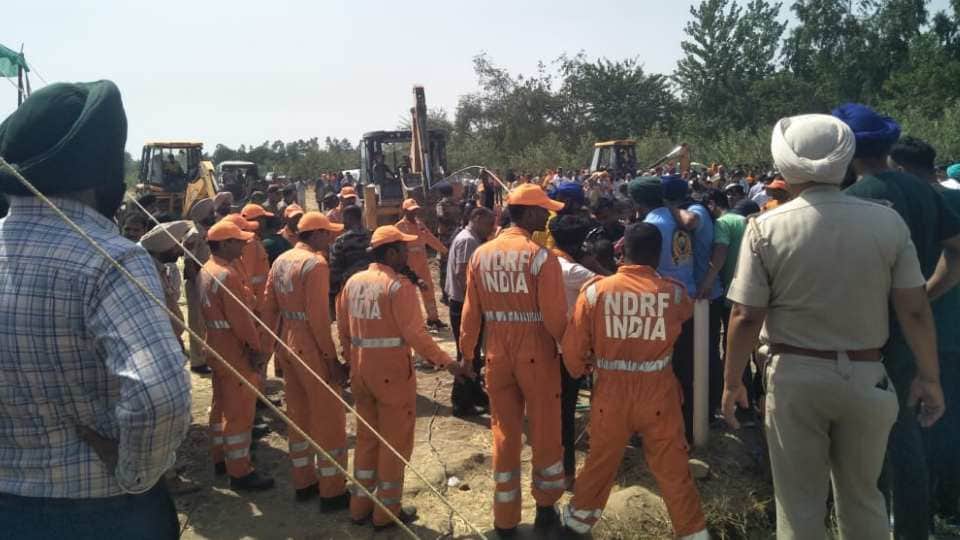 6 year old Child falls into 300 ft deep borewell in Punjab