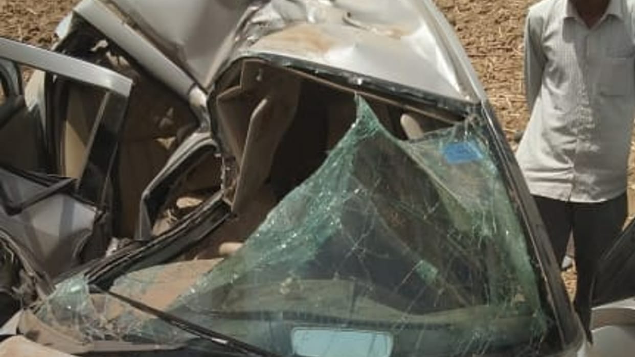 Alwar Road Accident three people died of same family due to car hit tree