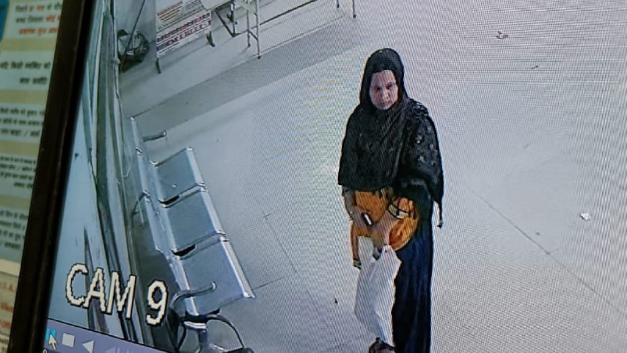 A woman s newborn baby stolen from chc purandarpur of Maharajganj