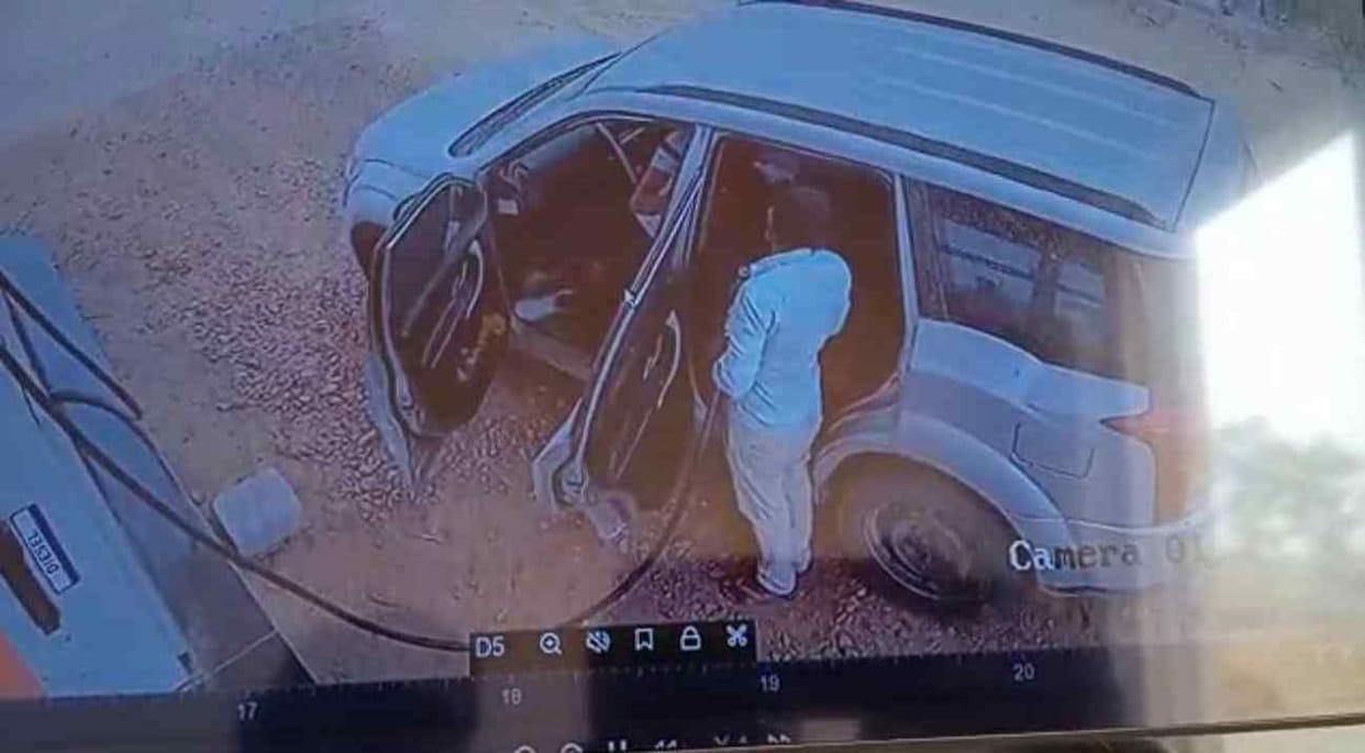 The driver ran away after filling 14 thousand petrol in the car