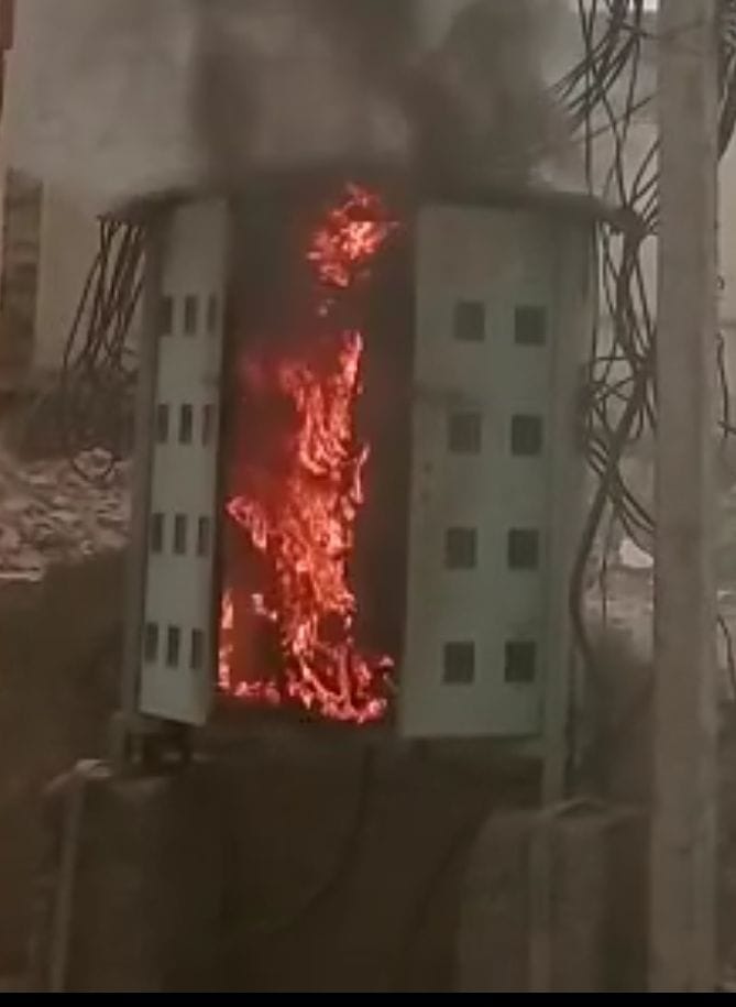 Fire broke out in pillar box in bad weather, 16 electricity meters burnt