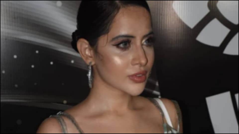 Urfi Javed was seen wearing a dress made of glass pieces video viral ons social media