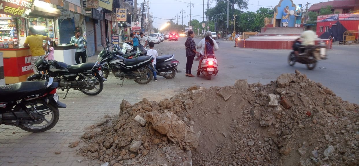 Parking on the road became a jam, Kurukshetra