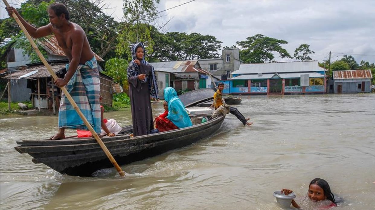 Monsoon wreaks havoc in Bangladesh, 25 killed, 40 lakh people stranded