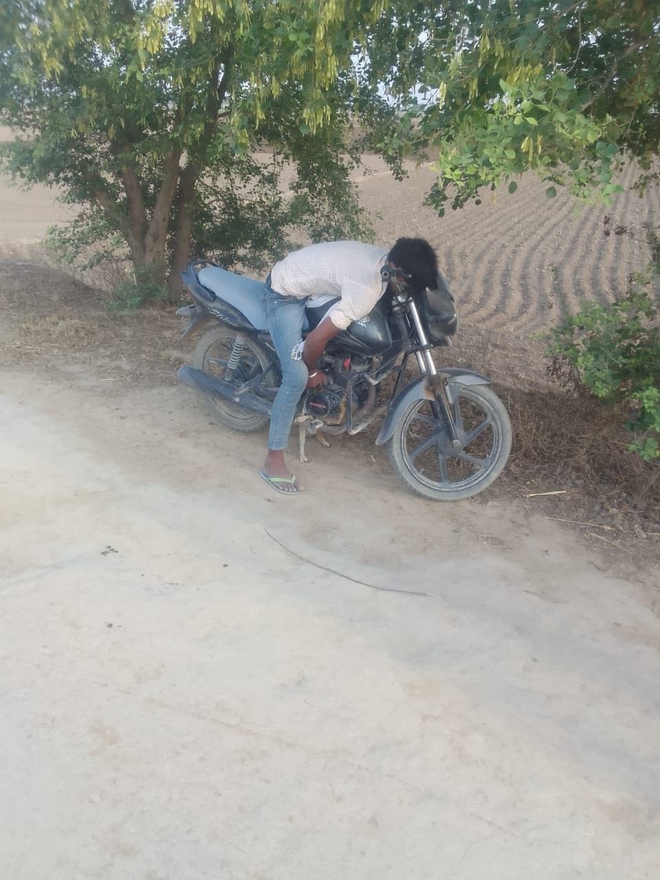 A young man had come to Lohgarh from village Dhaba in Rajasthan to take intoxicants, died while injecting