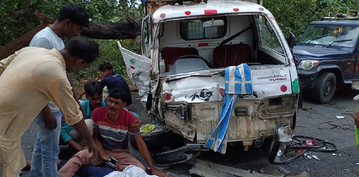 Tractor tramples loader, driver injured, son dies on the spot