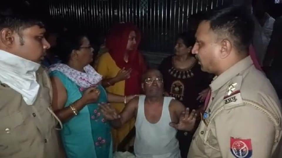 Physiotherapist dies in house fire and girl saves three lives in agra