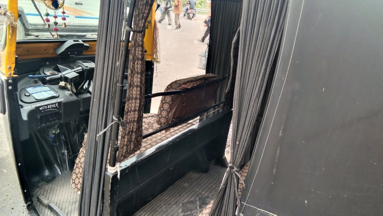 Auto drivers robbing people's pockets in the city
