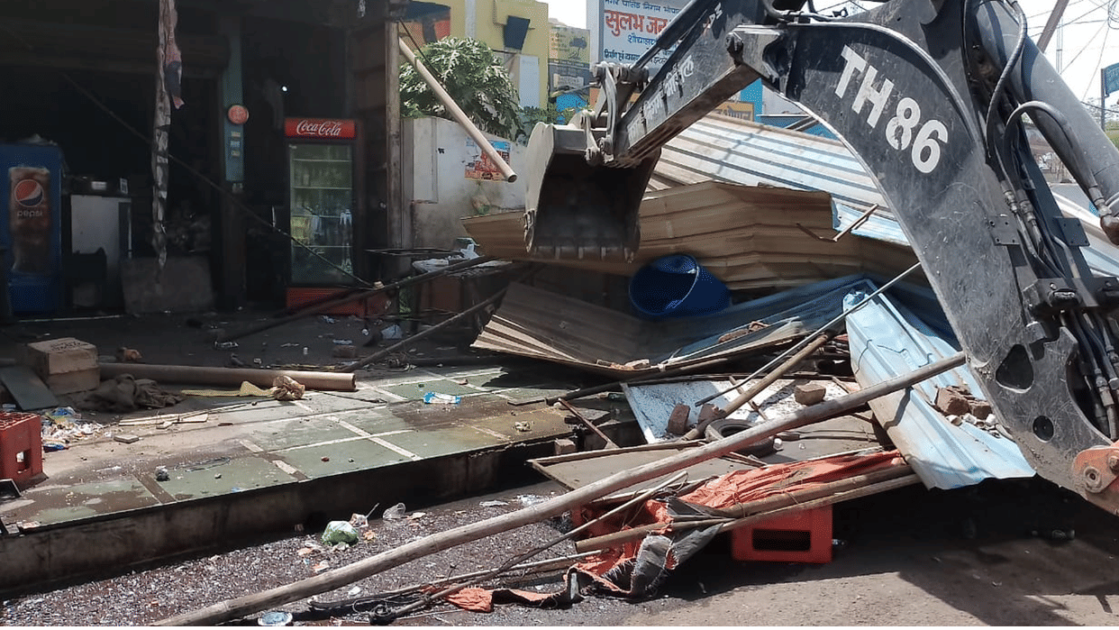 Bhopal: Congress leader's restaurant on government land removed, case filed against Manoj Shukla for obstructing government work