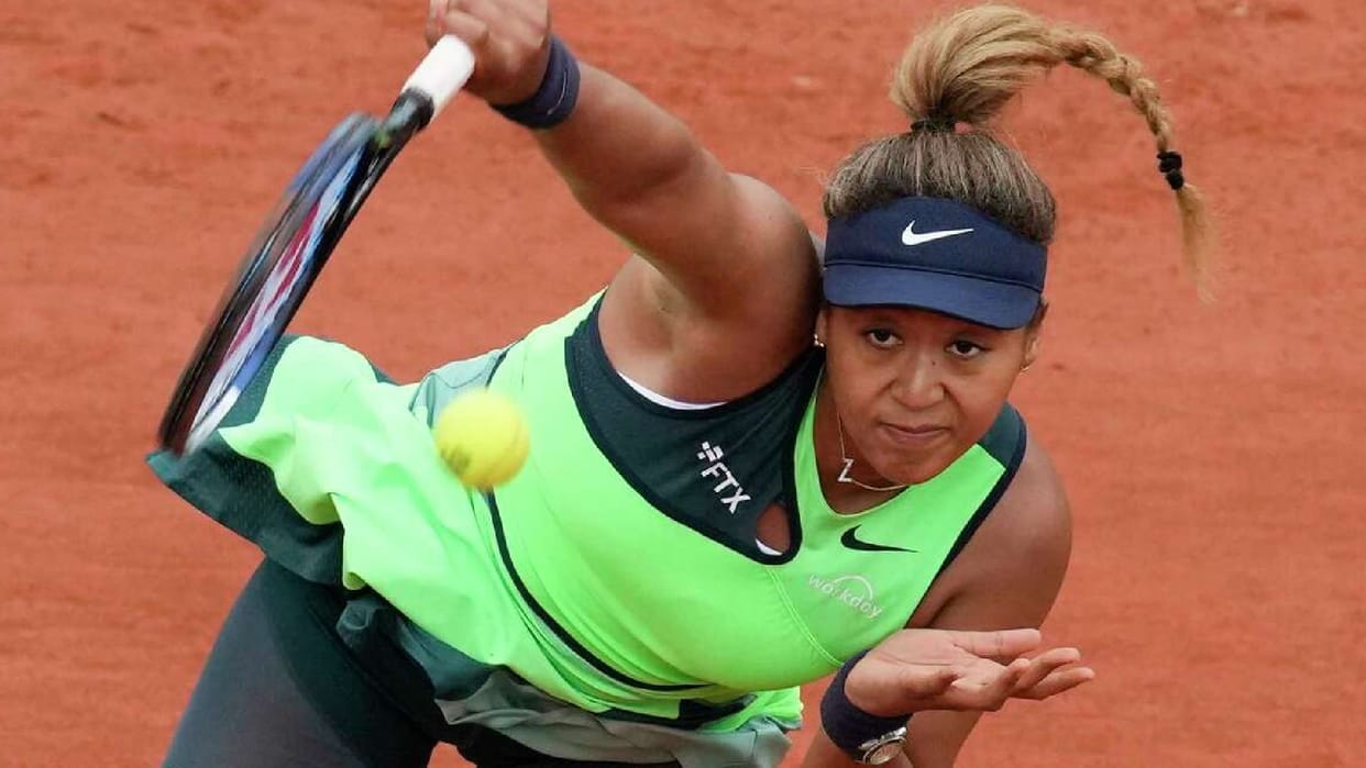 French Open Naomi Osaka lost in first round against Amanda Anisimova world number one iga swiatek and petra kvitova won