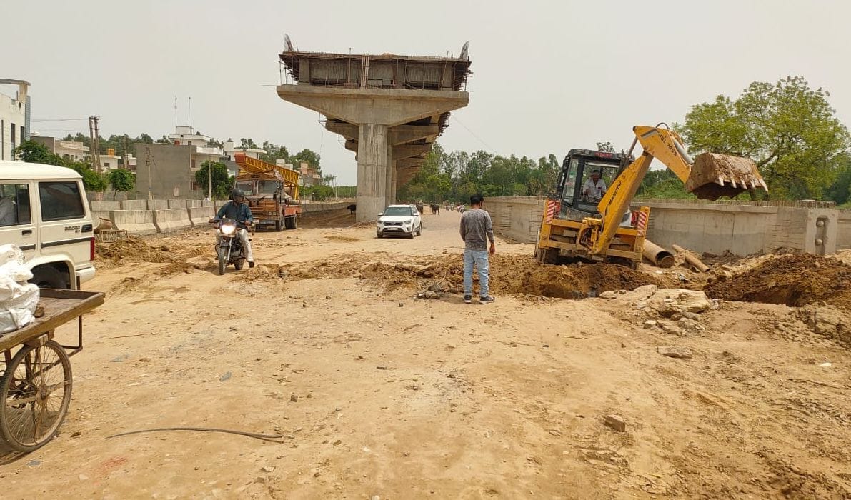 The movement of four wheelers from Surya Nagar railway gate will remain closed from today