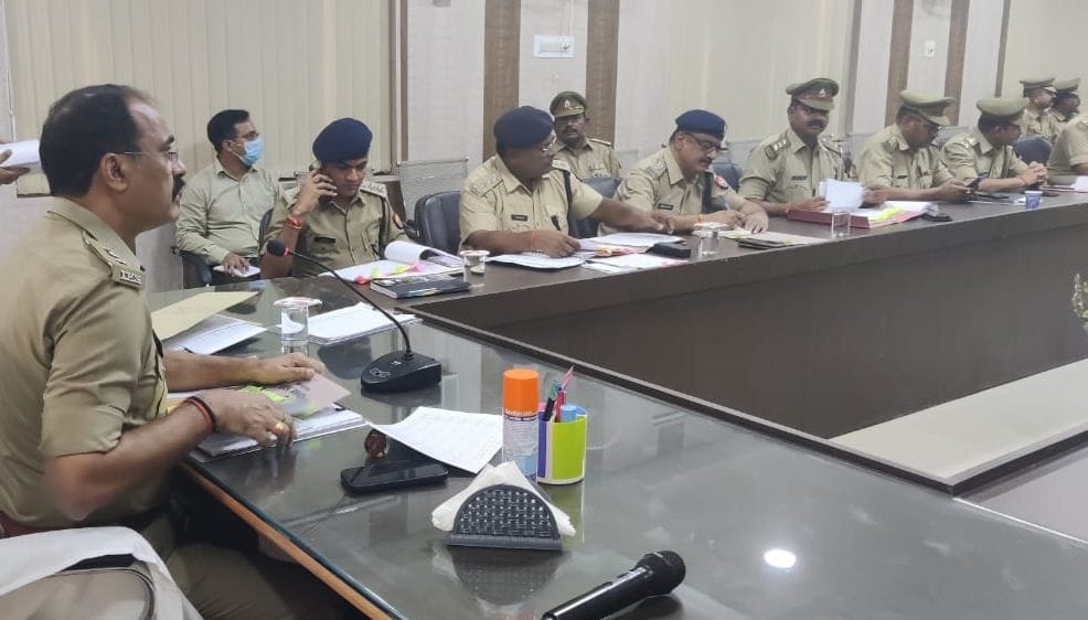 Ultimatum to three policemen, stop the incidents or else leave the chair