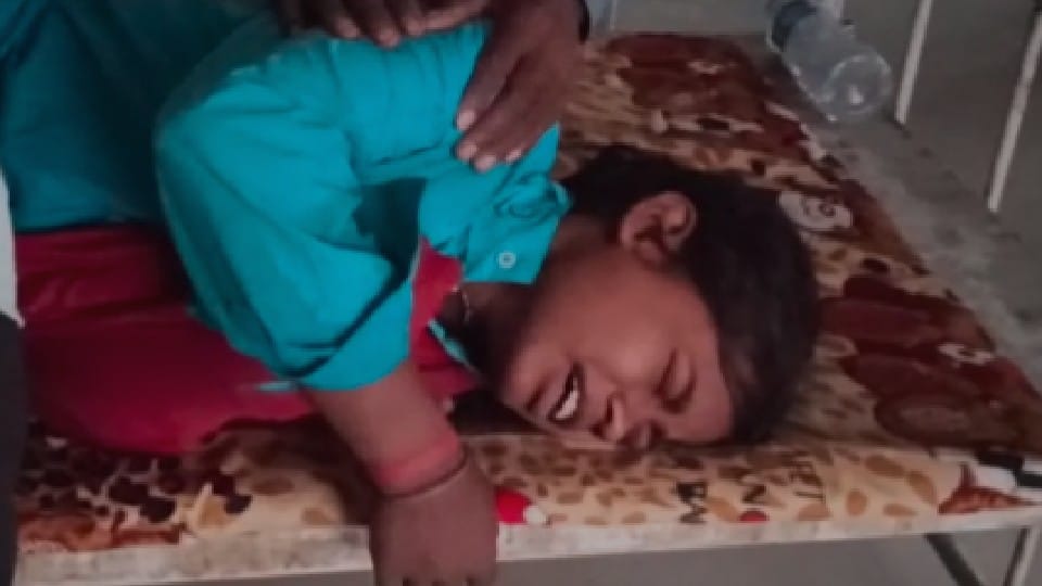 Three Died in Satna Due to Storm: Three people died, four injured due to being buried under a tree uprooted by the storm and the visor collapsed