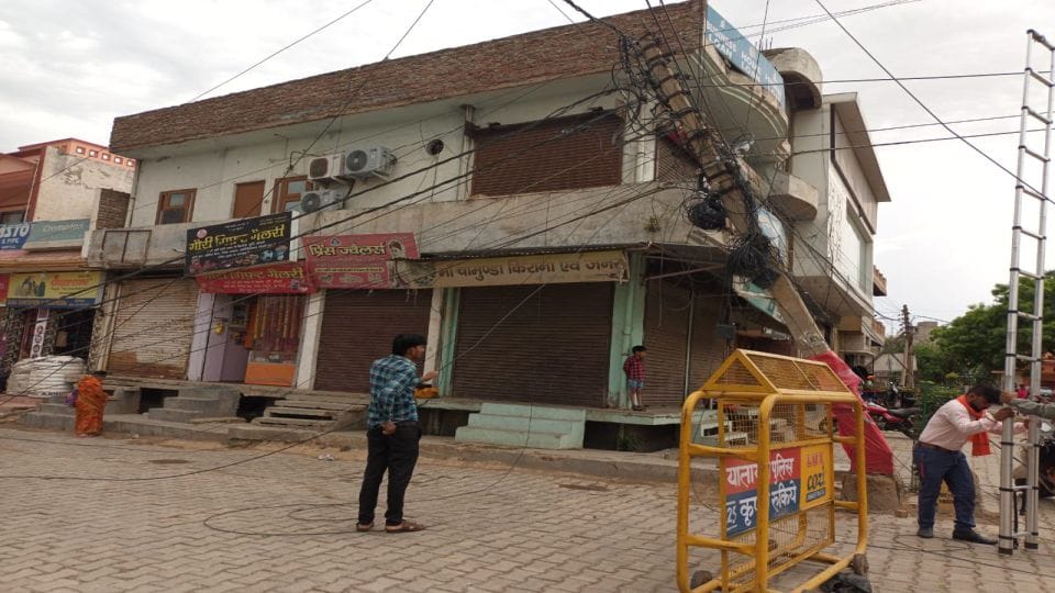 Power supply stalled in Mathura city due to thunderstorm and rain