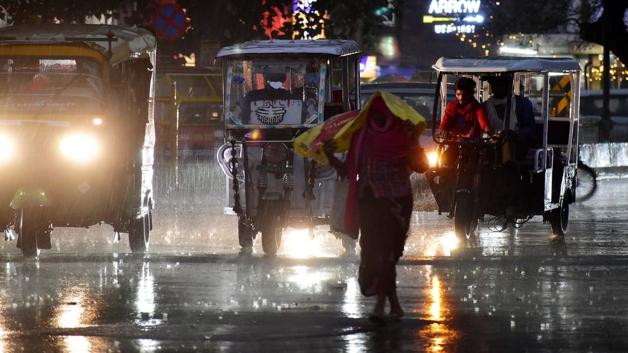 UP Weather Update, Clouds will start coming from this evening, soon there will be monsoon rains