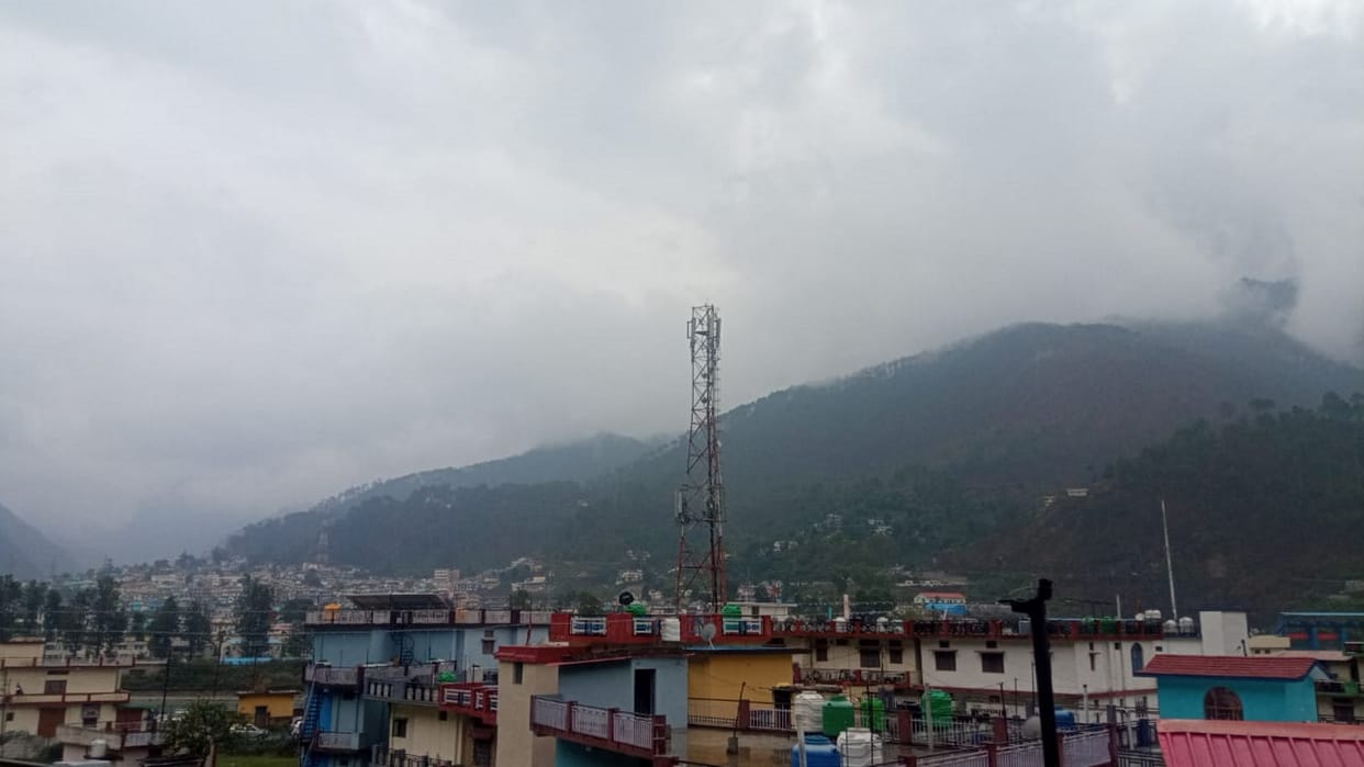 Weather Update: Heavy rain expected in some places in next 24 hours, strong winds will blow somewhere, yellow alert issued