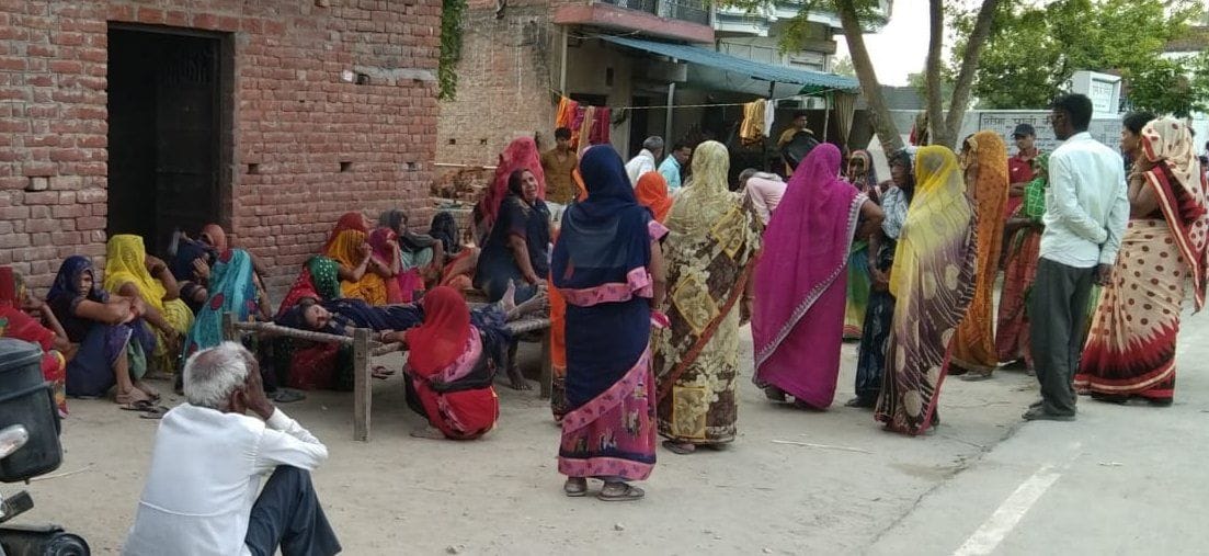 E-rickshaw overturned on innocent, lost his life