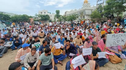 Jammu Rehbar e Khel Jirat Janglat protest against re advertising fro their posts