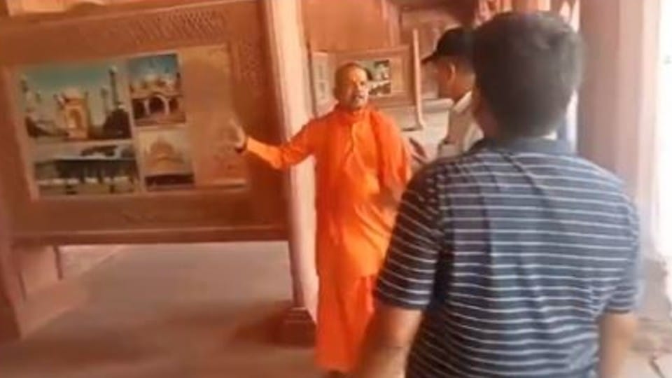 orai saint Matsyendra Goswami protested against the pictures of the temples in the Taj Mahal complex